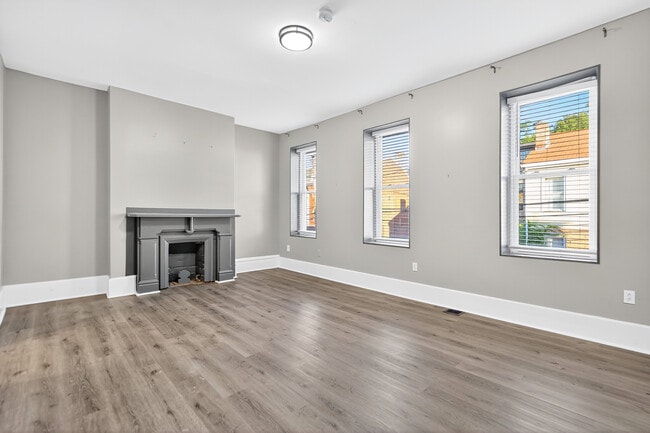 Building Photo - 517 Armandale St