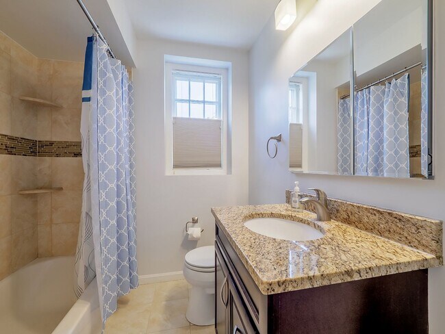 Building Photo - Sunny & Renovated 2BR 1BA in NW DC McLean Gardens Oasis!