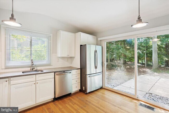 Building Photo - 8206 Stone Trail Dr