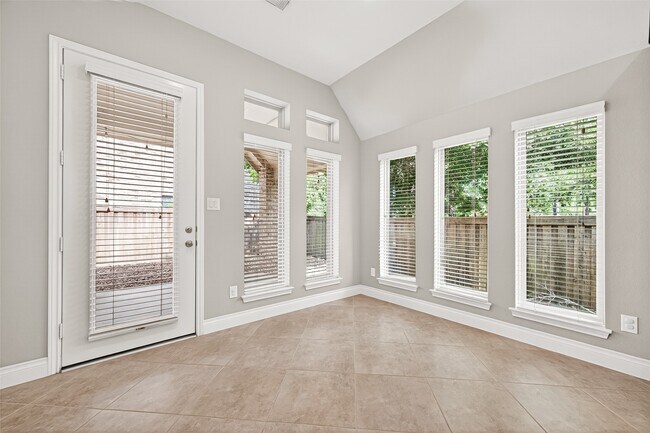Building Photo - 27128 Allenby Park Dr