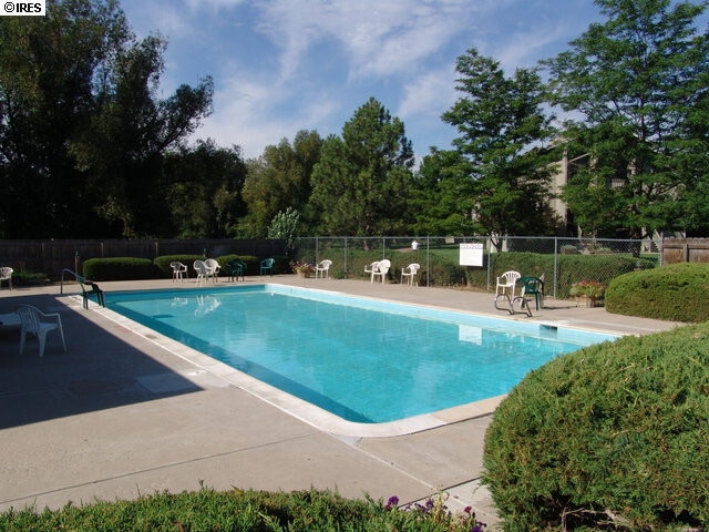 Building Photo - 1705 Heatheridge Rd