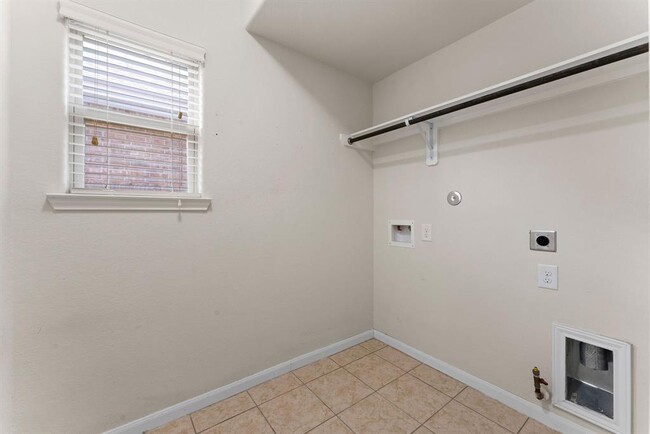 Building Photo - 9839 Deborah Colony Ln