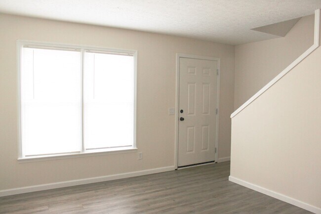 Building Photo - 1840 Woodland Ave