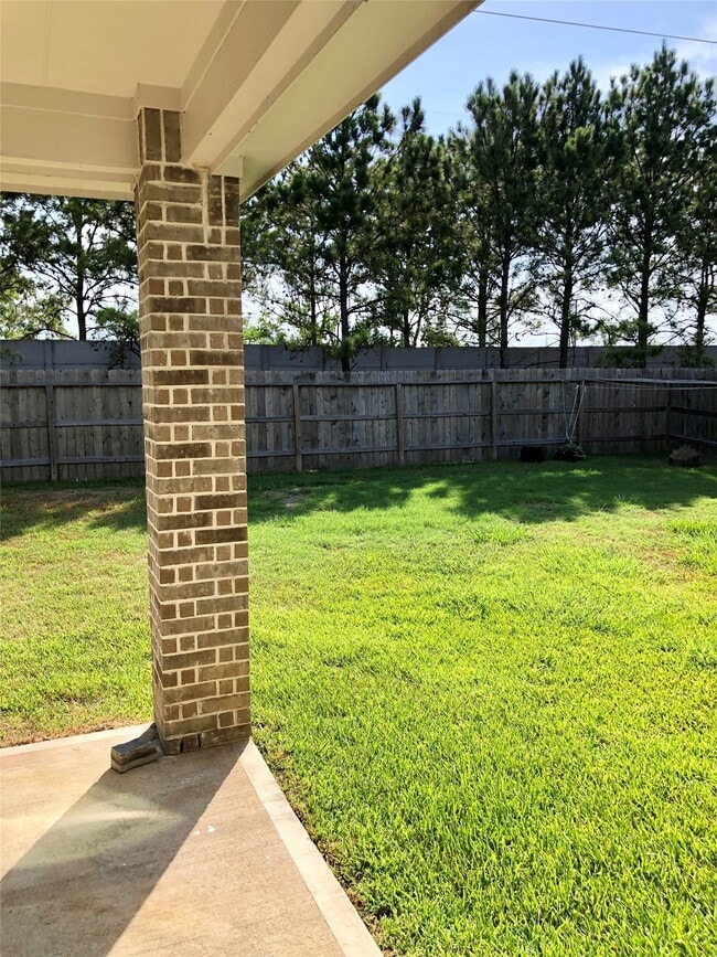 Building Photo - 520 Pedernales St