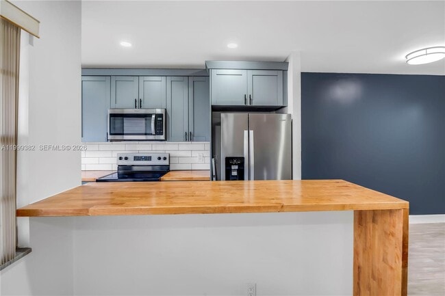 Building Photo - 5300 Washington St