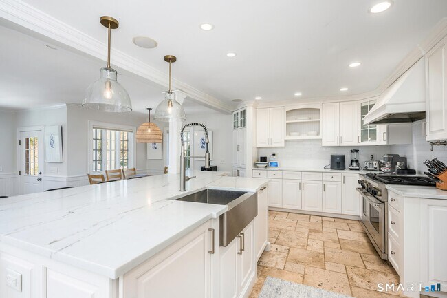 Building Photo - 20 Outlook Dr