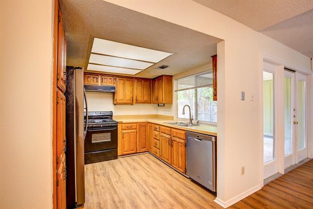 Building Photo - 1010 Kingston Dr