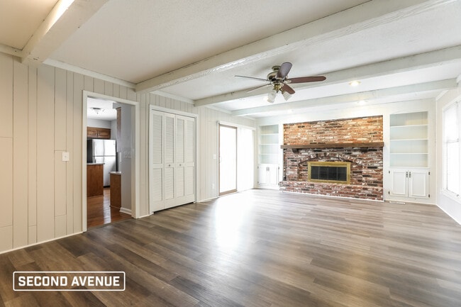 Building Photo - 10309 Century Ln