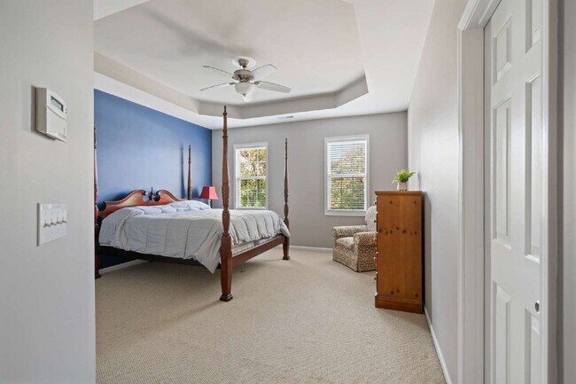 Building Photo - Experience Comfort and Style: Spacious 3-B...