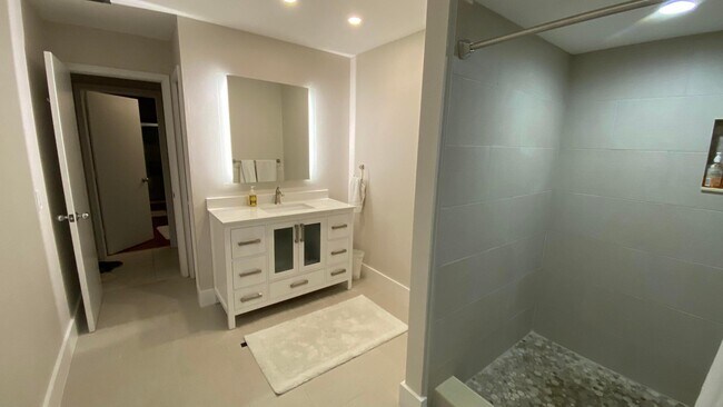 Building Photo - 2903 Banyan Blvd Cir NW