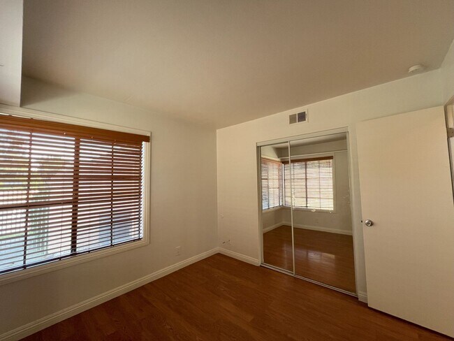 Building Photo - Beautiful 2 story home in Escondido