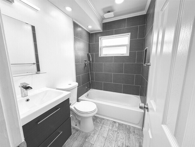 Building Photo - 8401 Royal Palm Blvd