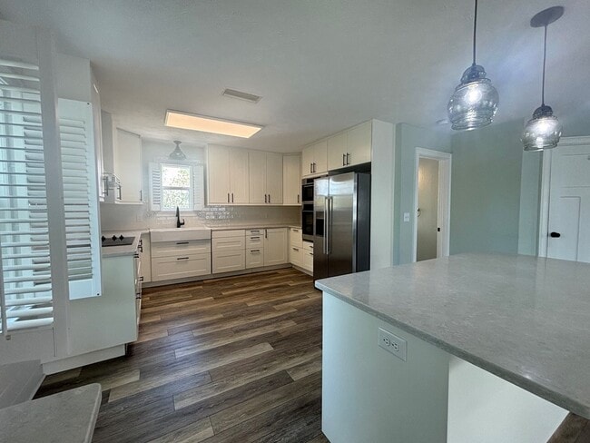 Building Photo - 802 Marvin Ave