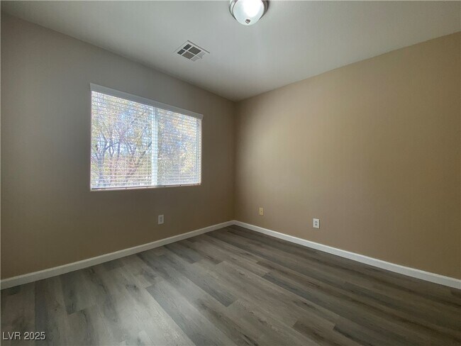 Building Photo - 9485 Oro Bullion St