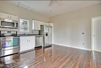 Building Photo - 8 Orrs Ct