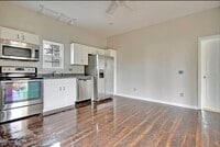 Building Photo - 8 Orrs Ct