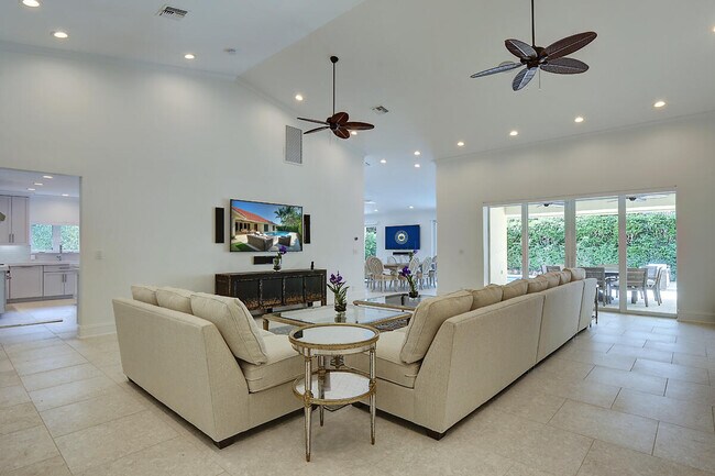 Building Photo - 2299 W Silver Palm Rd
