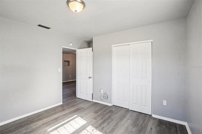 Building Photo - 1911 22nd Ave S