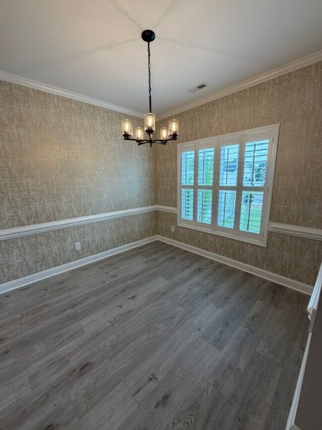 Building Photo - 311 Oak Pointe Cir E