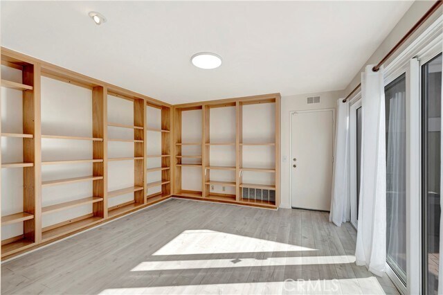 Building Photo - 39 Lakeshore