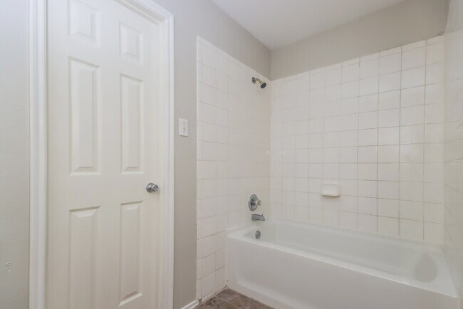 Building Photo - 22922 Twisting Pine Dr