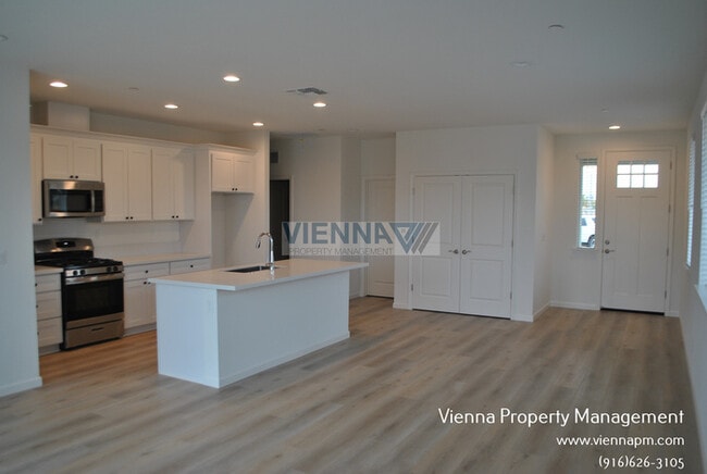 Building Photo - 501 Fox Hunt Wy