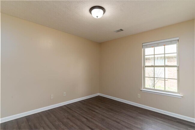 Building Photo - 1818 Cotton Blossom Way