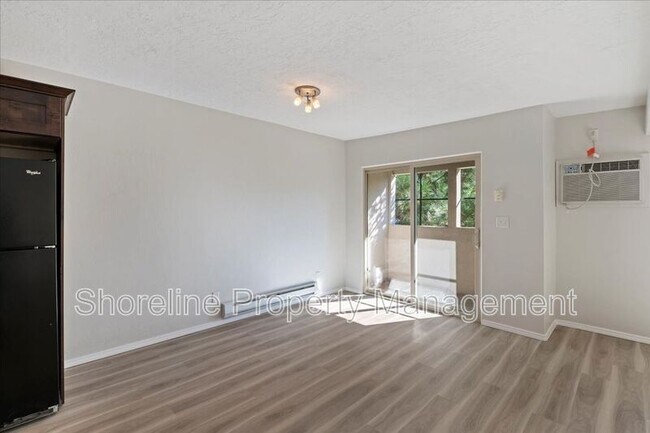 Building Photo - 2607 Lancaster Dr