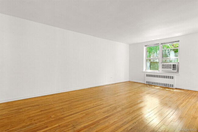 Building Photo - 66-40 108th St