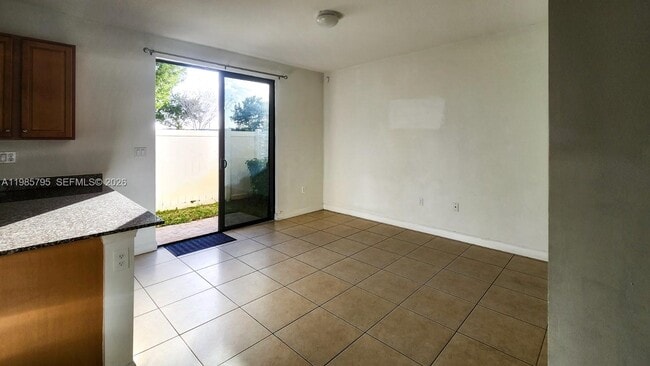 Building Photo - 470 NE 194th Terrace