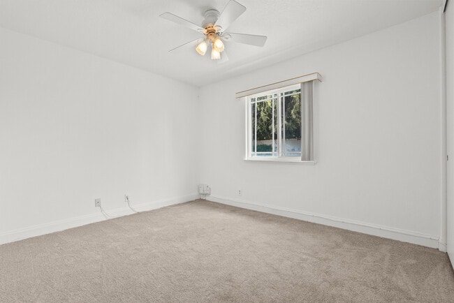 Building Photo - 2248 Drayton Ave