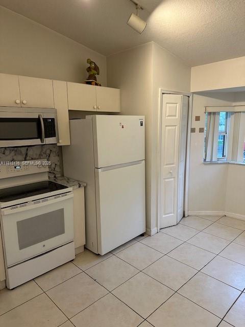 Building Photo - 2920 SE 13th Rd