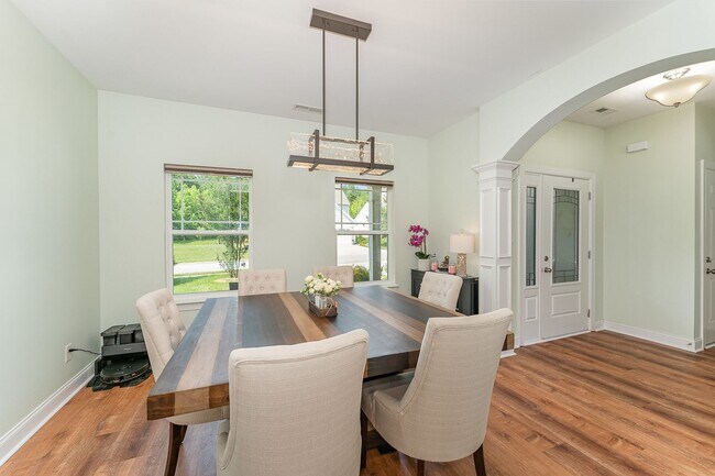 Building Photo - Beautiful 4/3 in High Point