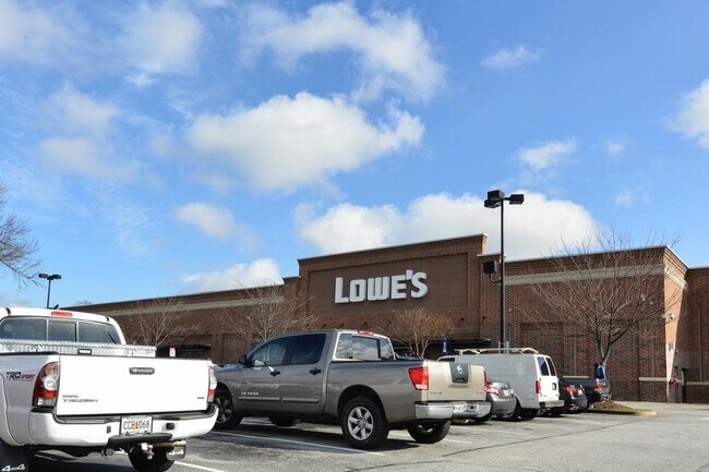 Building Photo - 1261 Caroline St NE