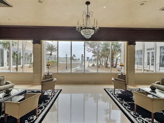 Building Photo - 2030 S Ocean Dr