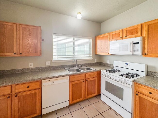 Building Photo - 6406 Provident Green Dr