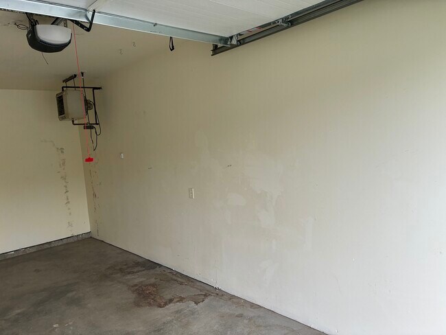 Building Photo - 1794 E Neil Cir