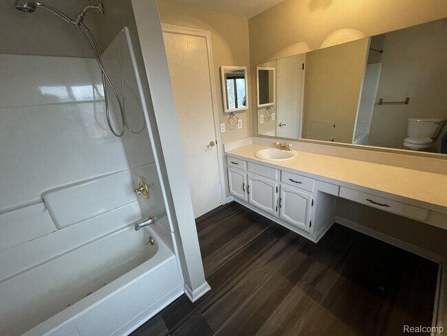 Building Photo - 8484 Pepper Ridge Dr