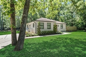 Building Photo - 4884 Holly Ln W