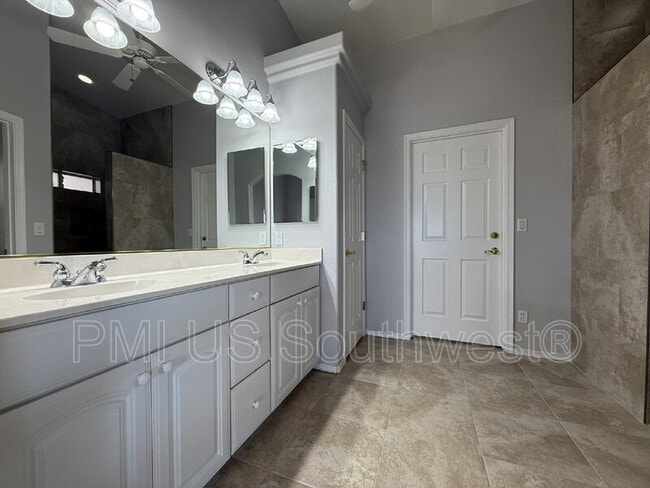 Building Photo - 2917 Desert Vista Dr