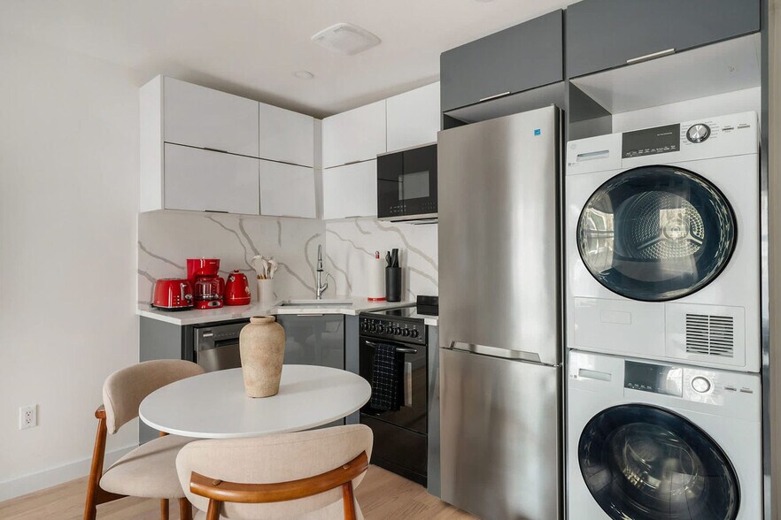 Building Photo - 335 E 22nd St