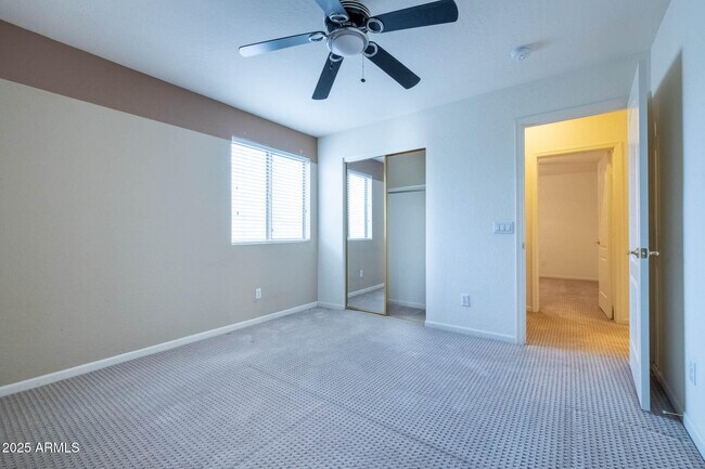 Building Photo - 1153 W Windhaven Ave