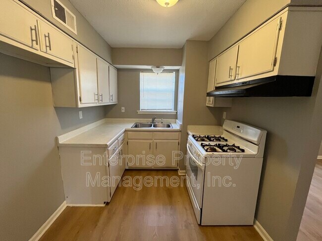 Building Photo - 2452 Chattering Ln