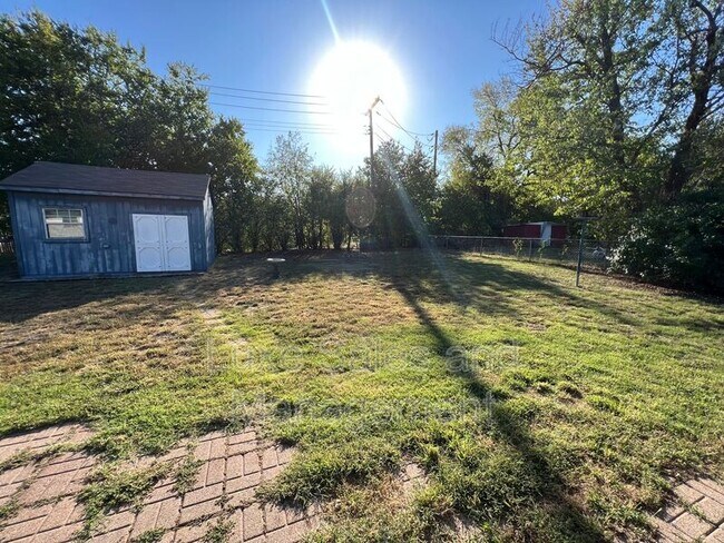 Building Photo - 1116 Harrington Dr