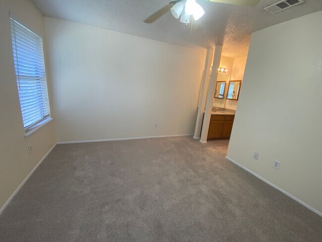Building Photo - 12307 Deer Falls Dr