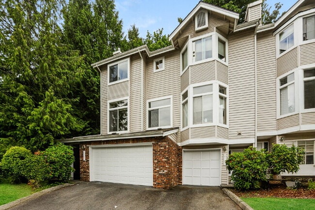 Primary Photo - 2101 NW Pacific Elm Dr