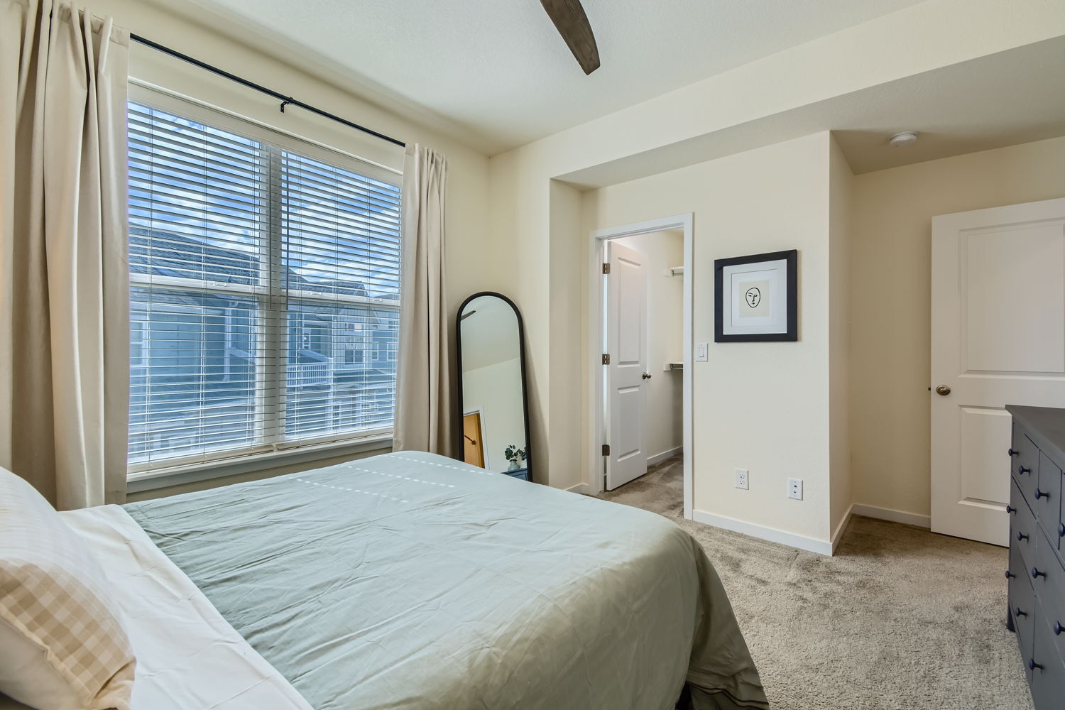 Master Suite Bed - 532 W Amherst Ave