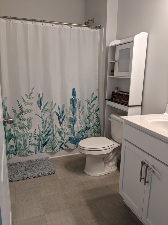 Building Photo - Spacious 4BR Home in Cul-de-Sac with 2-Car...