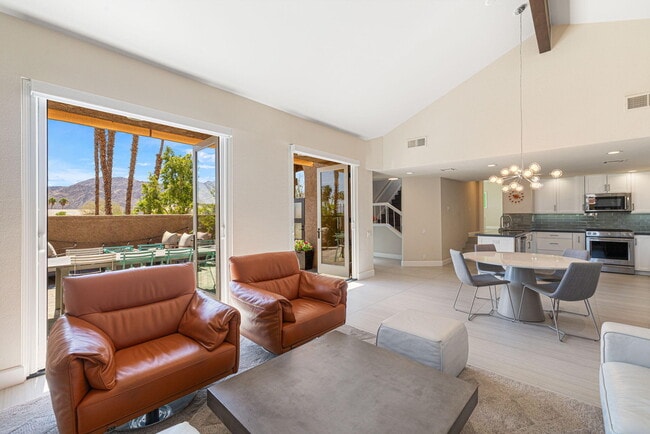 Building Photo - 49069 Mariposa Dr
