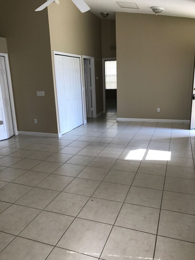 Building Photo - 251 SW 4th St